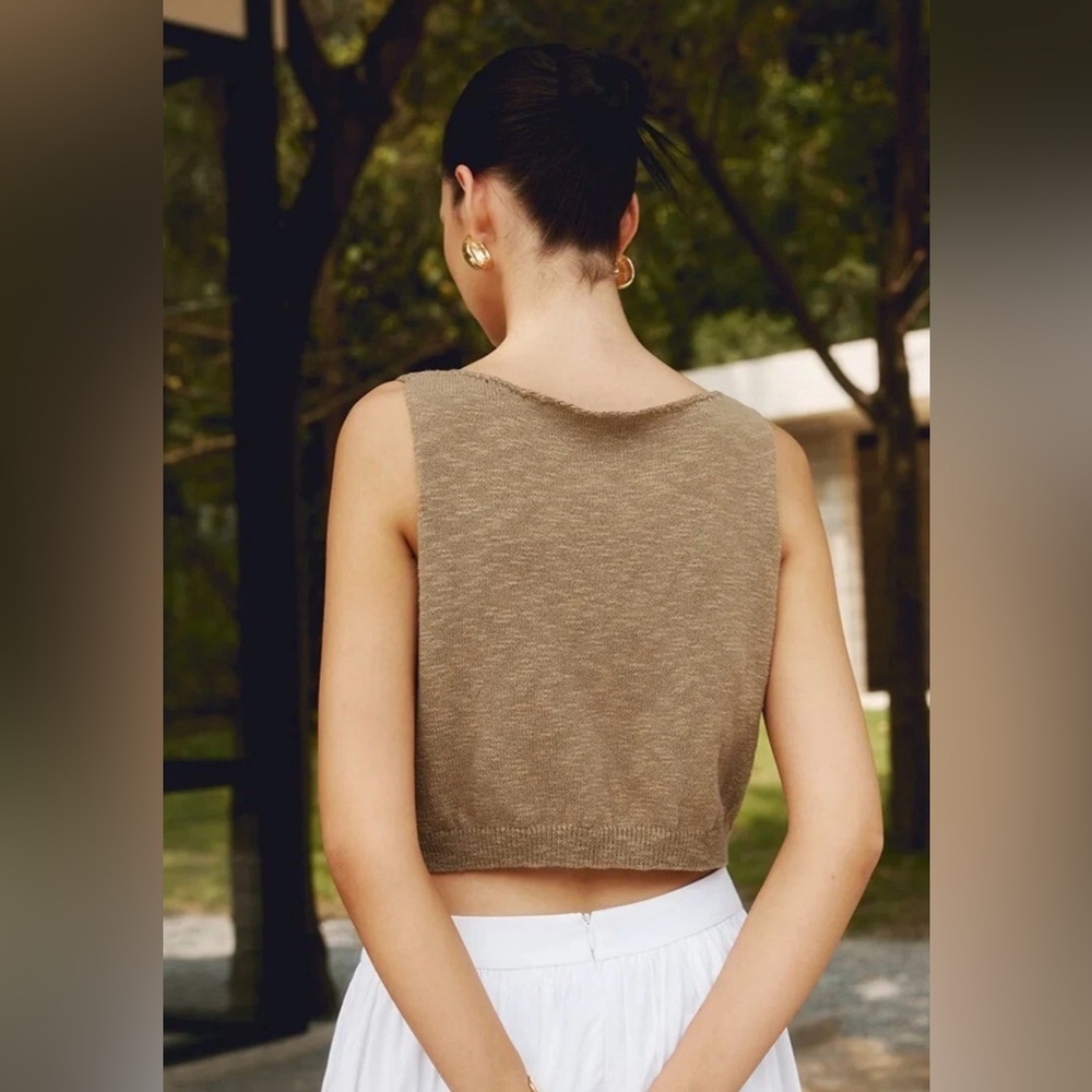 Commense Women's Sleeveless Crop Knit Top - Picture 2 of 11